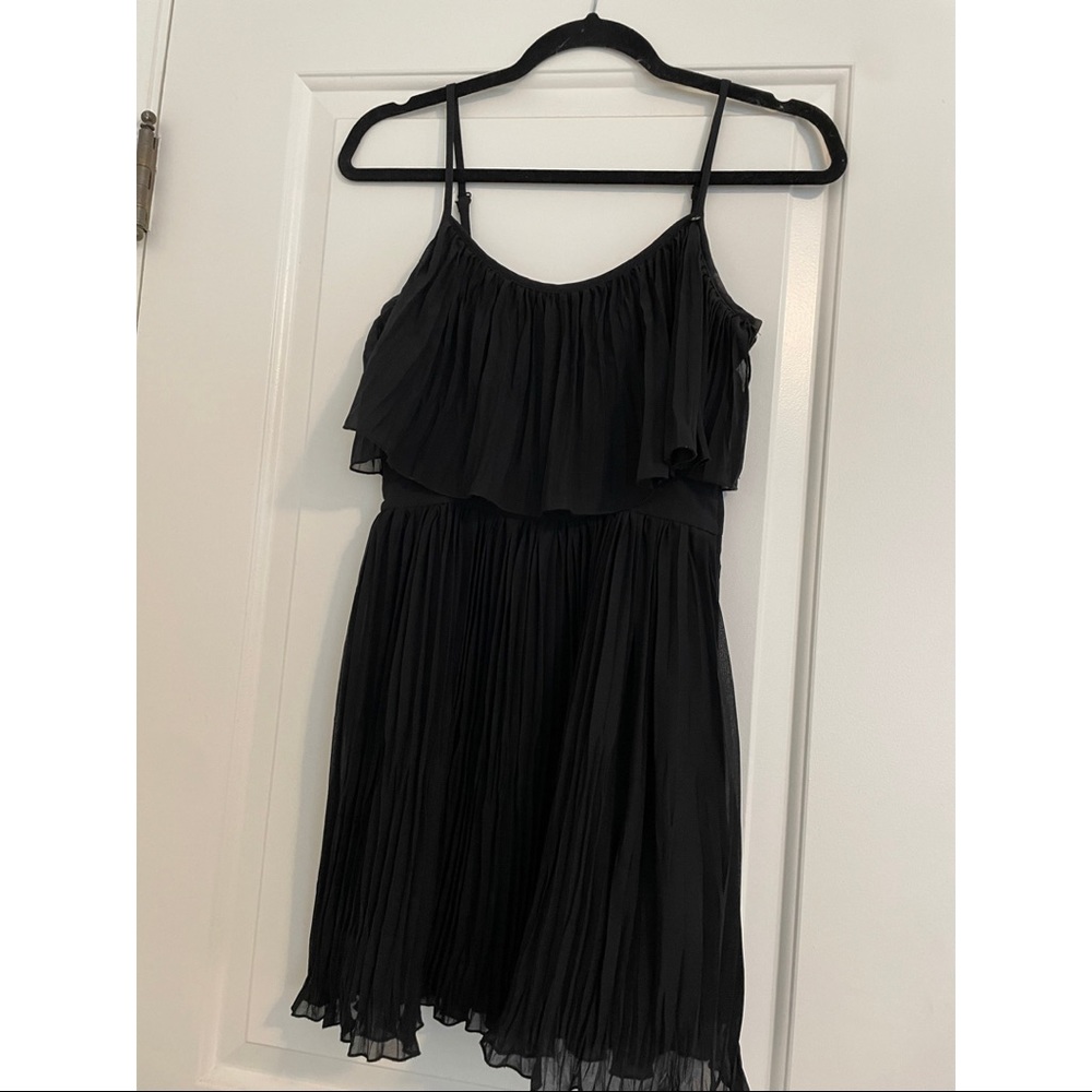 Black Guess dress